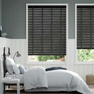 Rèm gỗ cao cấp màu đen cho không gian hiện đại